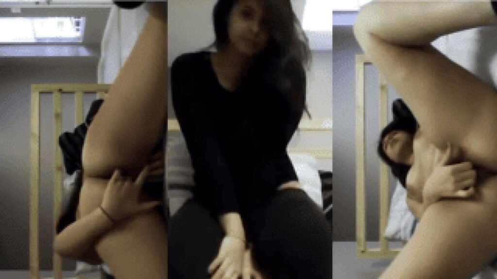Sexy Desi Girl Private Strip & Passionate Masturbation Show For New Lover Desi MMS